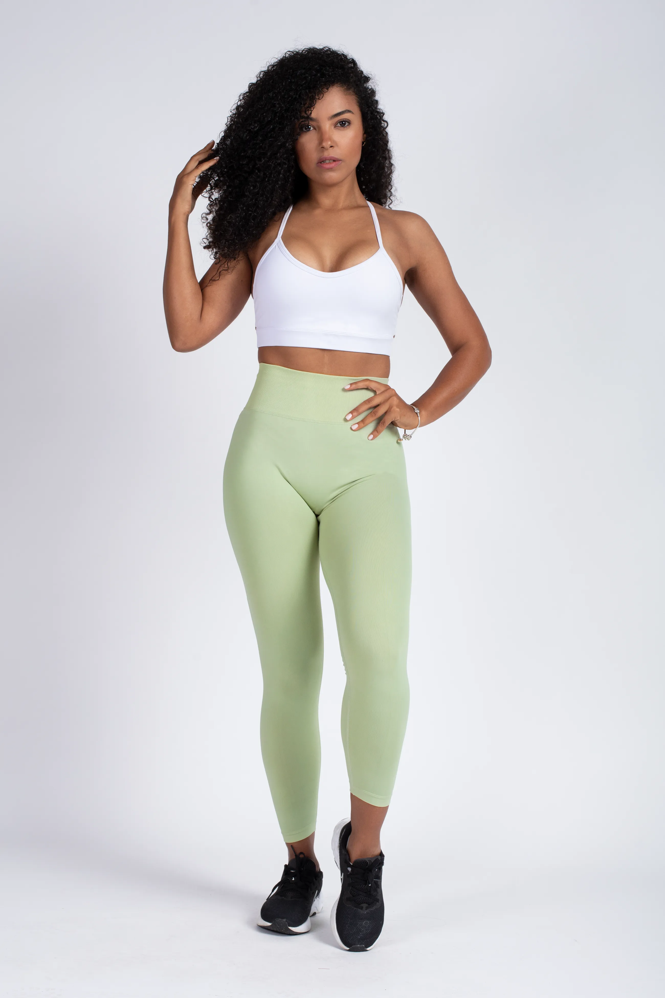 CORE SCRUNCH LEGGINGS - SAGE GREEN