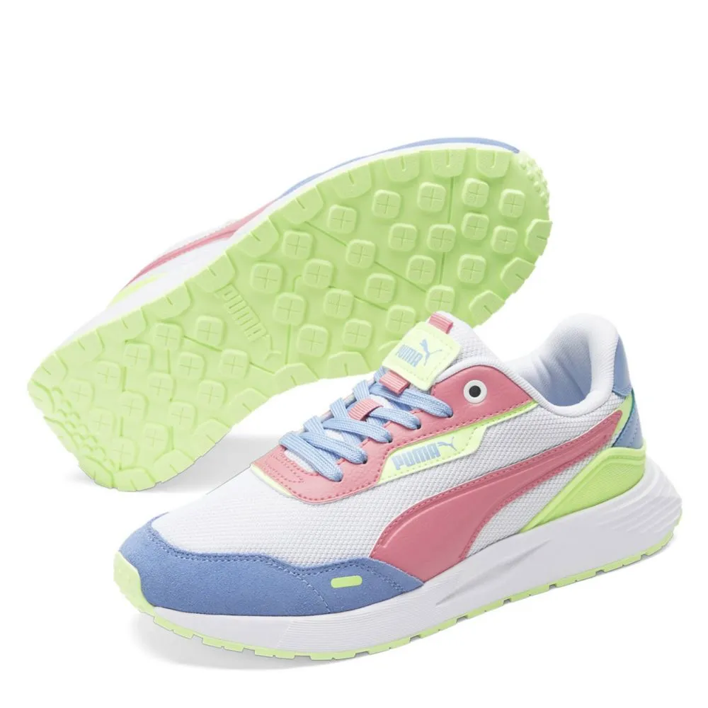 PUMA  WOMENS RUNTAMED PLUS SNEAKER