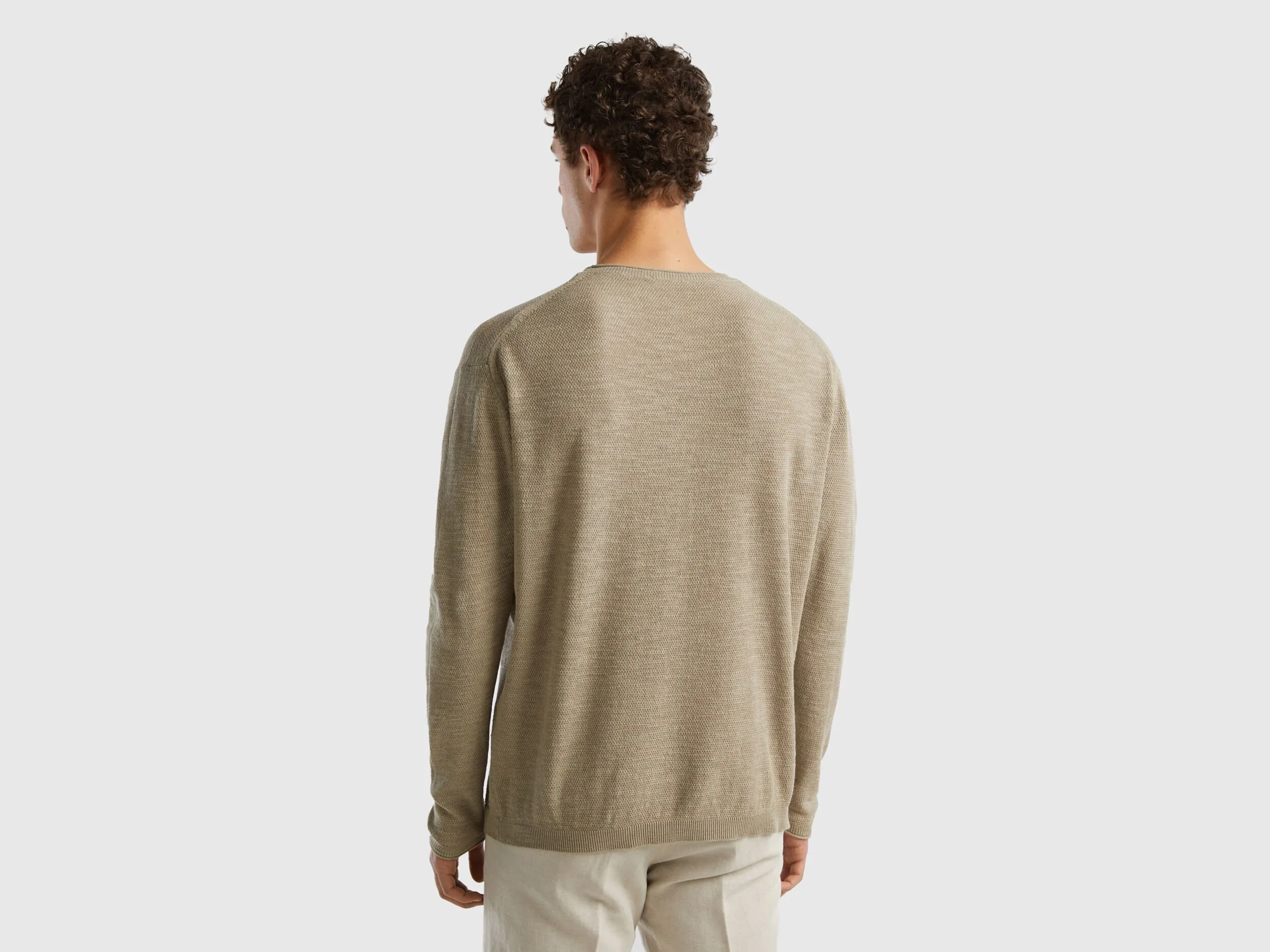 Regular fit sweater in linen blend - Light Green | Benetton