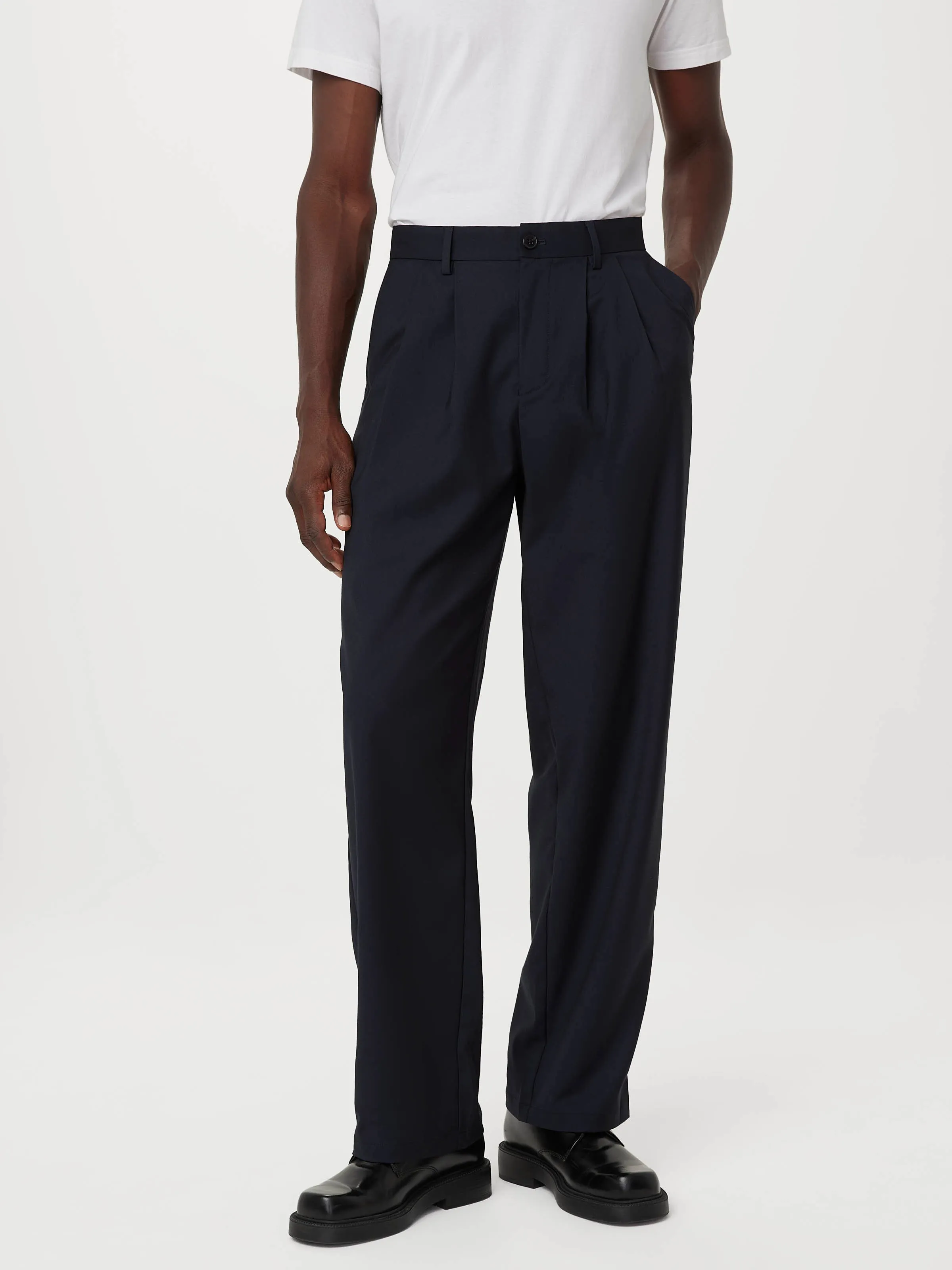 The Theo Pleated Baggy Pant in Deep Blue