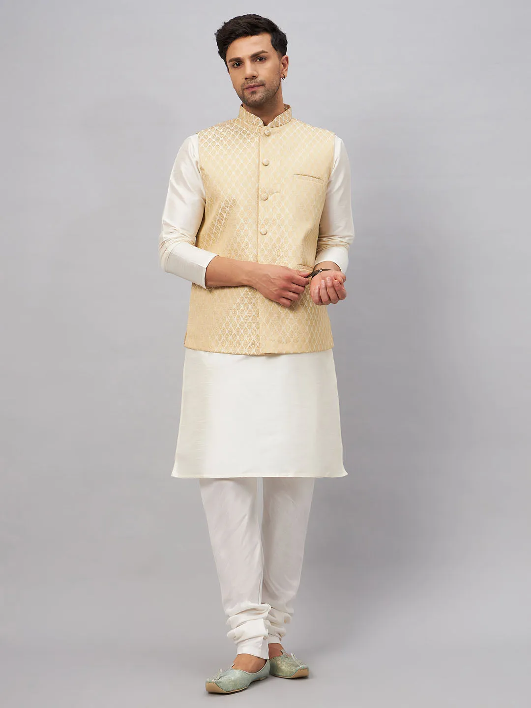 VM BY VASTRAMAY Men's Cream Silk Blend Jacket with Kurta Pyjama Set